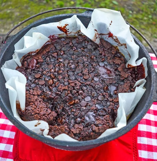 dutch oven dessert chocolate cherry lava cake